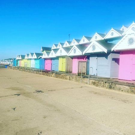 Modern 3 Bedroom Caravan Near The Beach Walton-on-the-Naze Εξωτερικό φωτογραφία