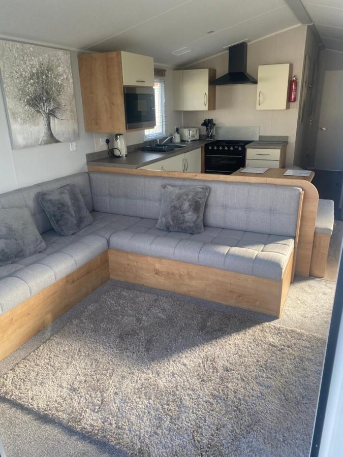 Modern 3 Bedroom Caravan Near The Beach Walton-on-the-Naze Εξωτερικό φωτογραφία