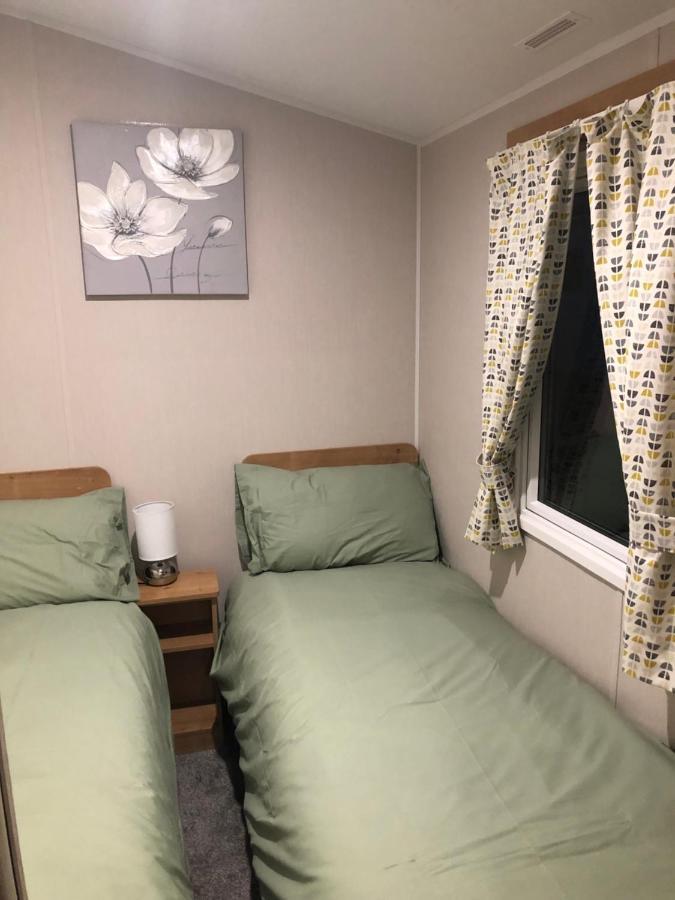 Modern 3 Bedroom Caravan Near The Beach Walton-on-the-Naze Εξωτερικό φωτογραφία
