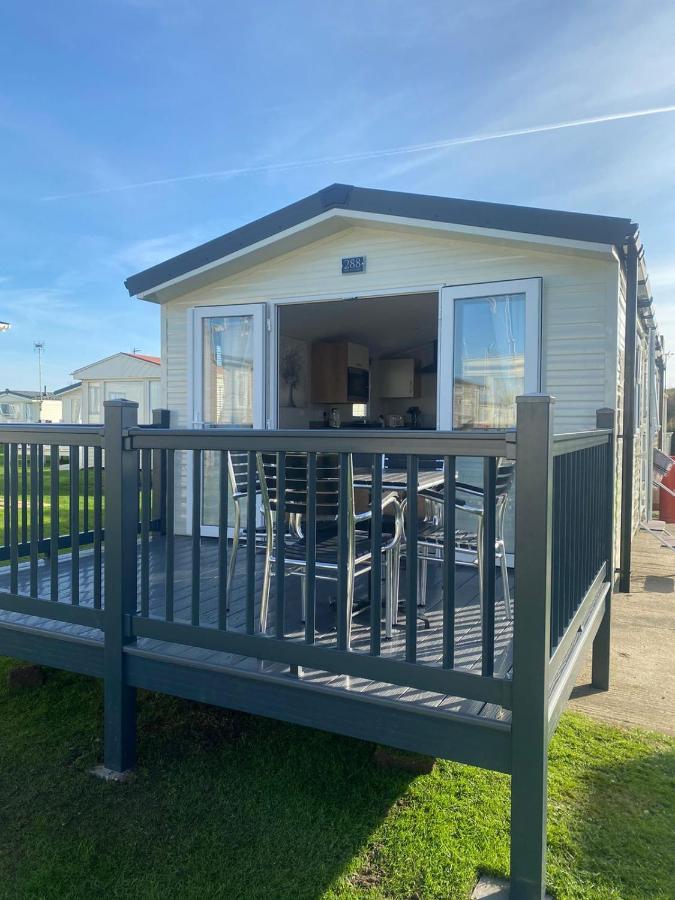 Modern 3 Bedroom Caravan Near The Beach Walton-on-the-Naze Εξωτερικό φωτογραφία
